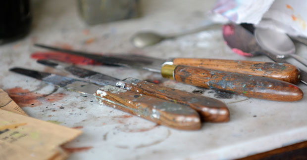 Jeffrey Steele artist studio palette knives Southsea 2014 by Peter Missen